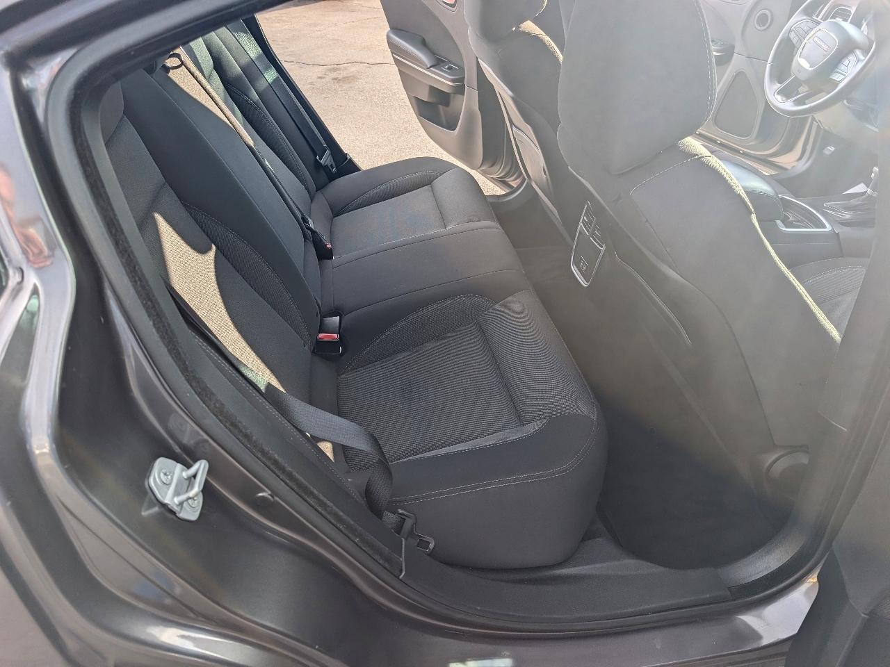 Dodge Charger 4dr Sdn SE RWD 2015