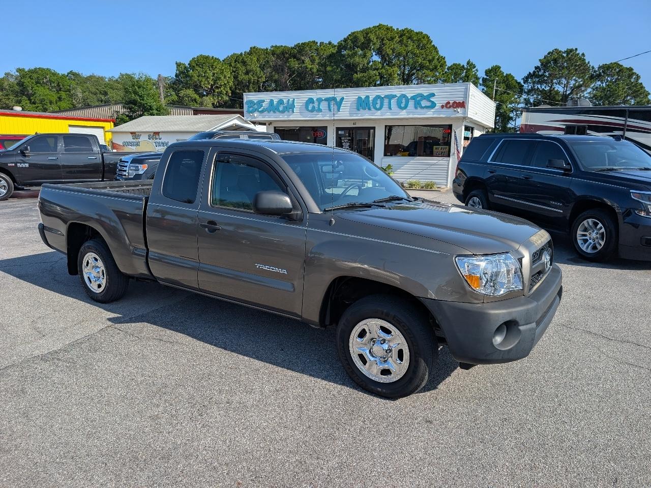Toyota Tacoma 2WD Access I4 MT (Natl) 2011