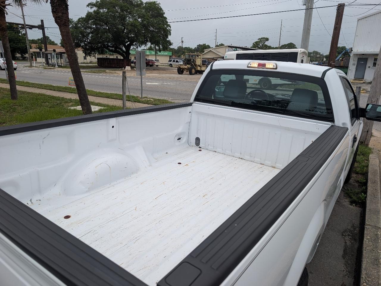 Ford F-150 2WD Reg Cab 126" XL 2014