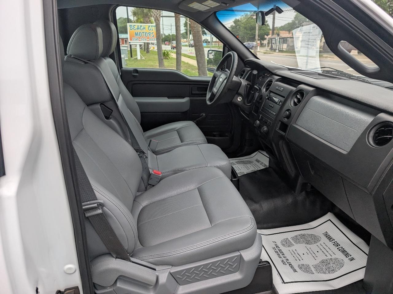 Ford F-150 2WD Reg Cab 126" XL 2014
