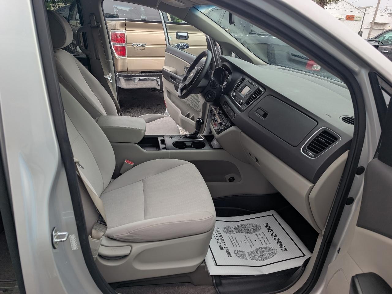 Kia Sedona 4dr Wgn LX 2016