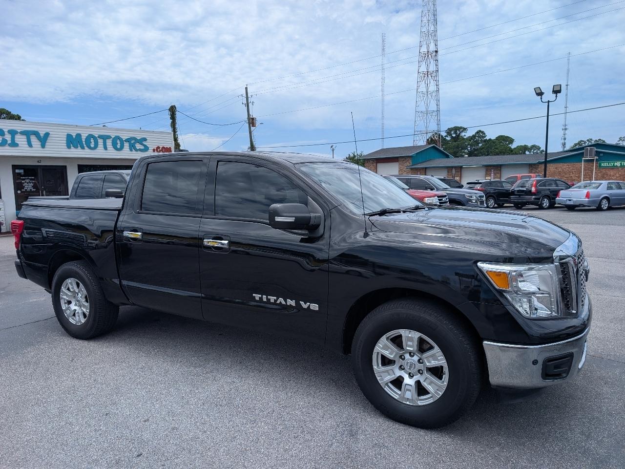Nissan Titan 4x2 Crew Cab SV 2018