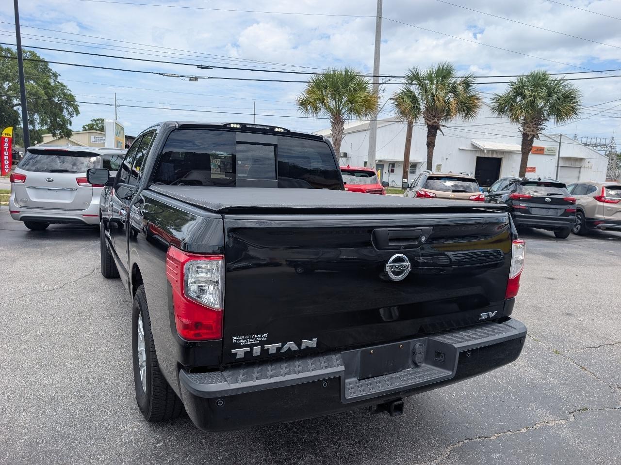 Nissan Titan 4x2 Crew Cab SV 2018