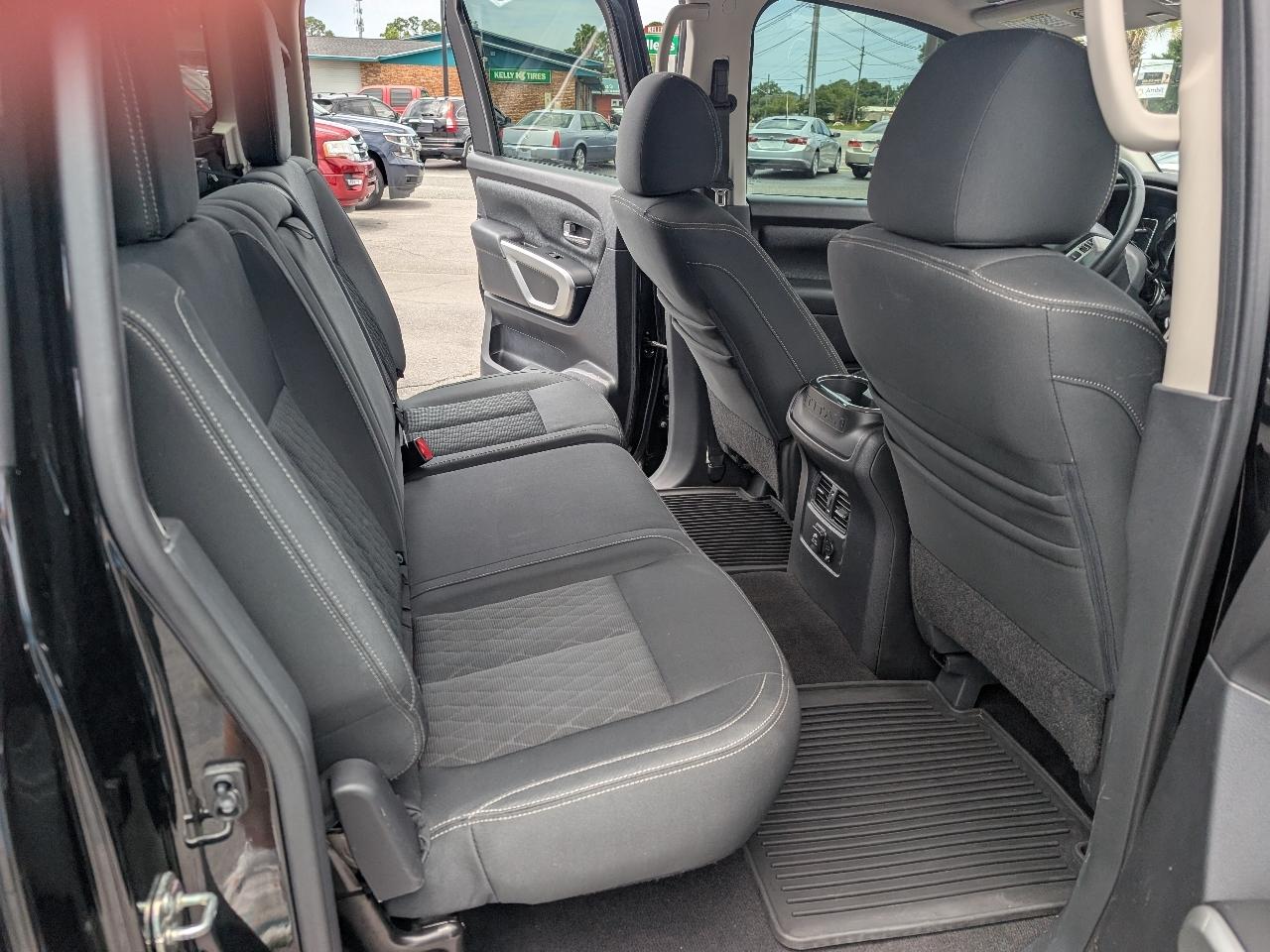 Nissan Titan 4x2 Crew Cab SV 2018