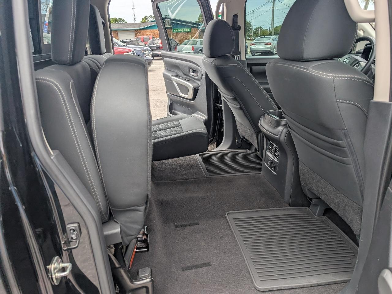 Nissan Titan 4x2 Crew Cab SV 2018