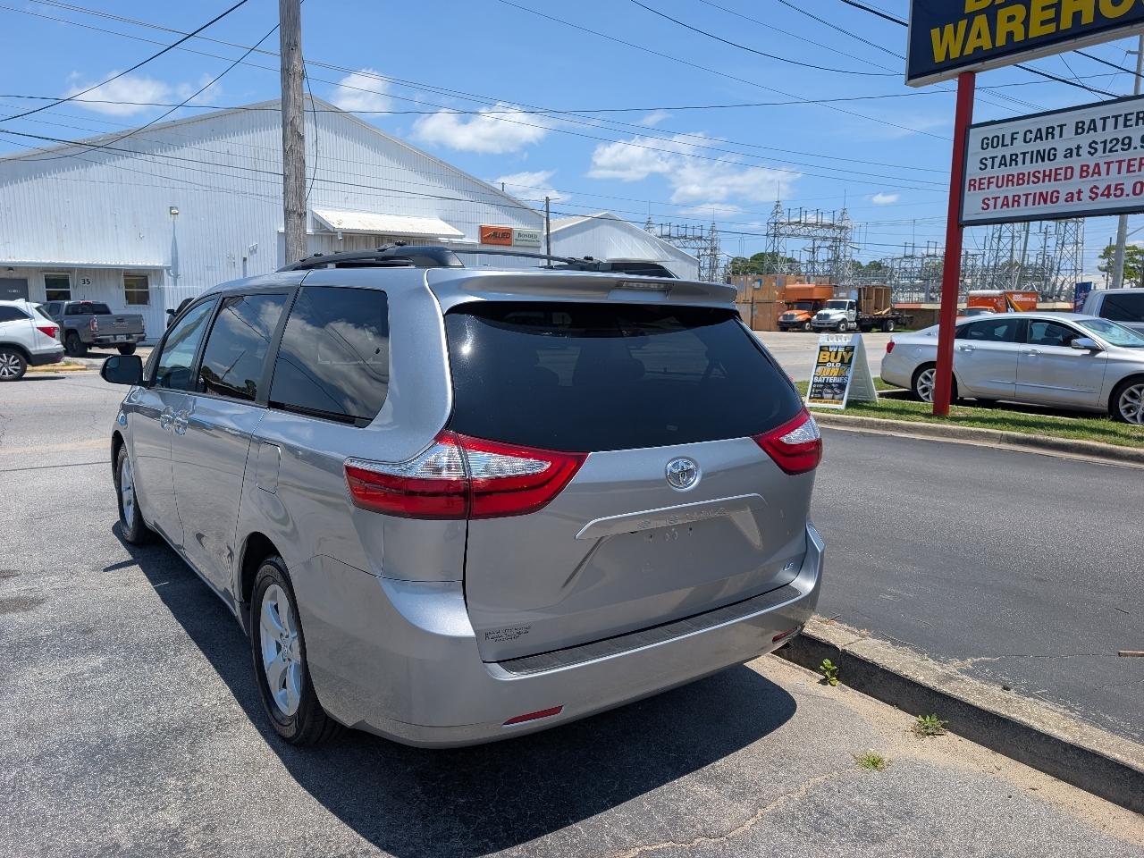 Toyota Sienna 5dr 8-Pass Van LE FWD (Natl) 2015
