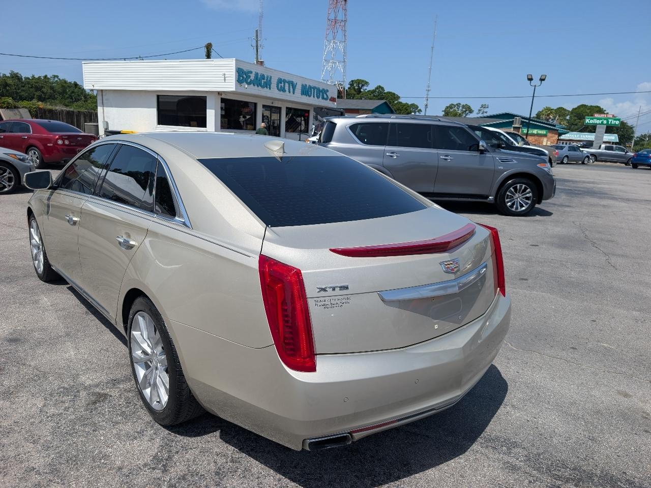 Cadillac XTS 4dr Sdn Luxury Collection FWD 2016