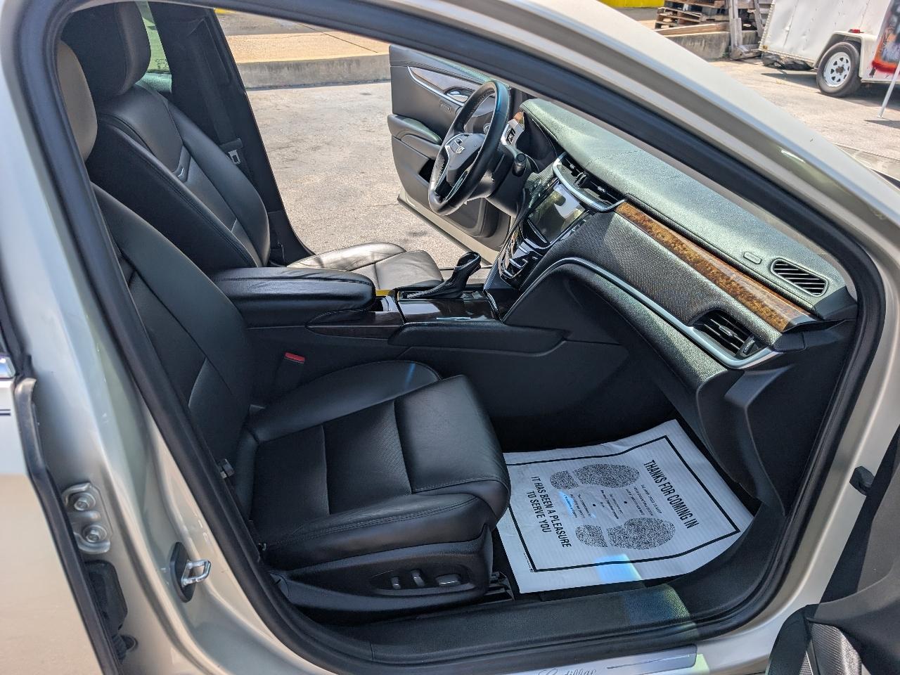 Cadillac XTS 4dr Sdn Luxury Collection FWD 2016