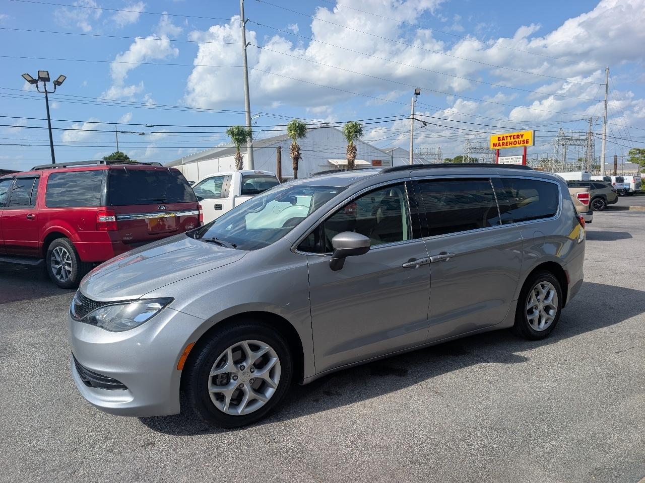 Chrysler Pacifica Touring FWD 2018