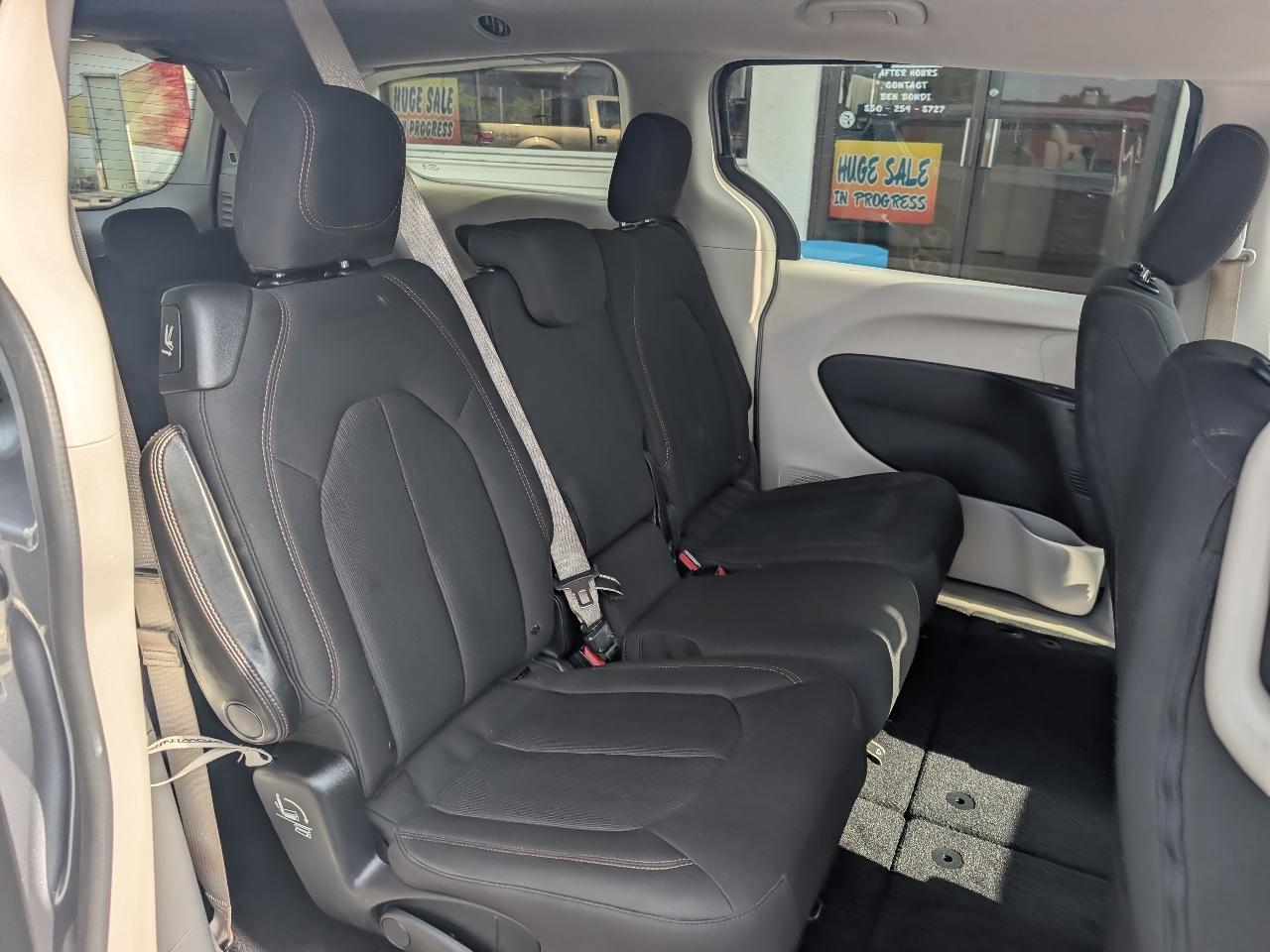Chrysler Pacifica Touring FWD 2018
