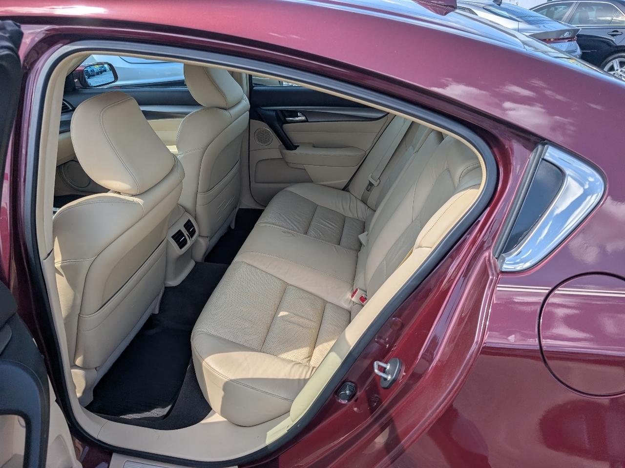 Acura TL 4dr Sdn Auto 2WD Tech 2012