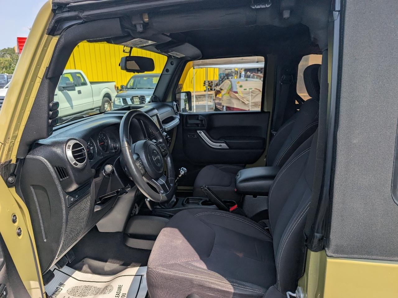 Jeep Wrangler 4WD 2dr Rubicon 2013