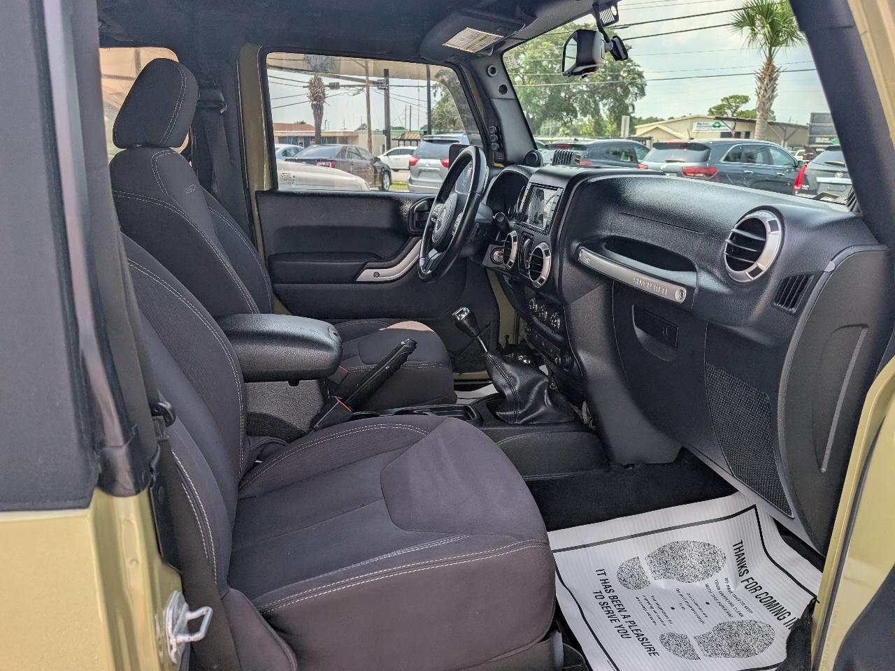 Jeep Wrangler 4WD 2dr Rubicon 2013