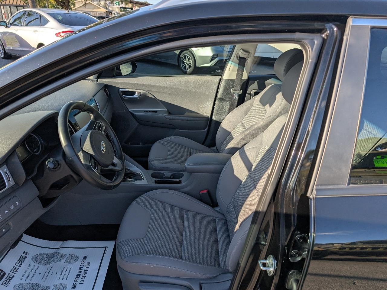 Kia Niro LX FWD 2018