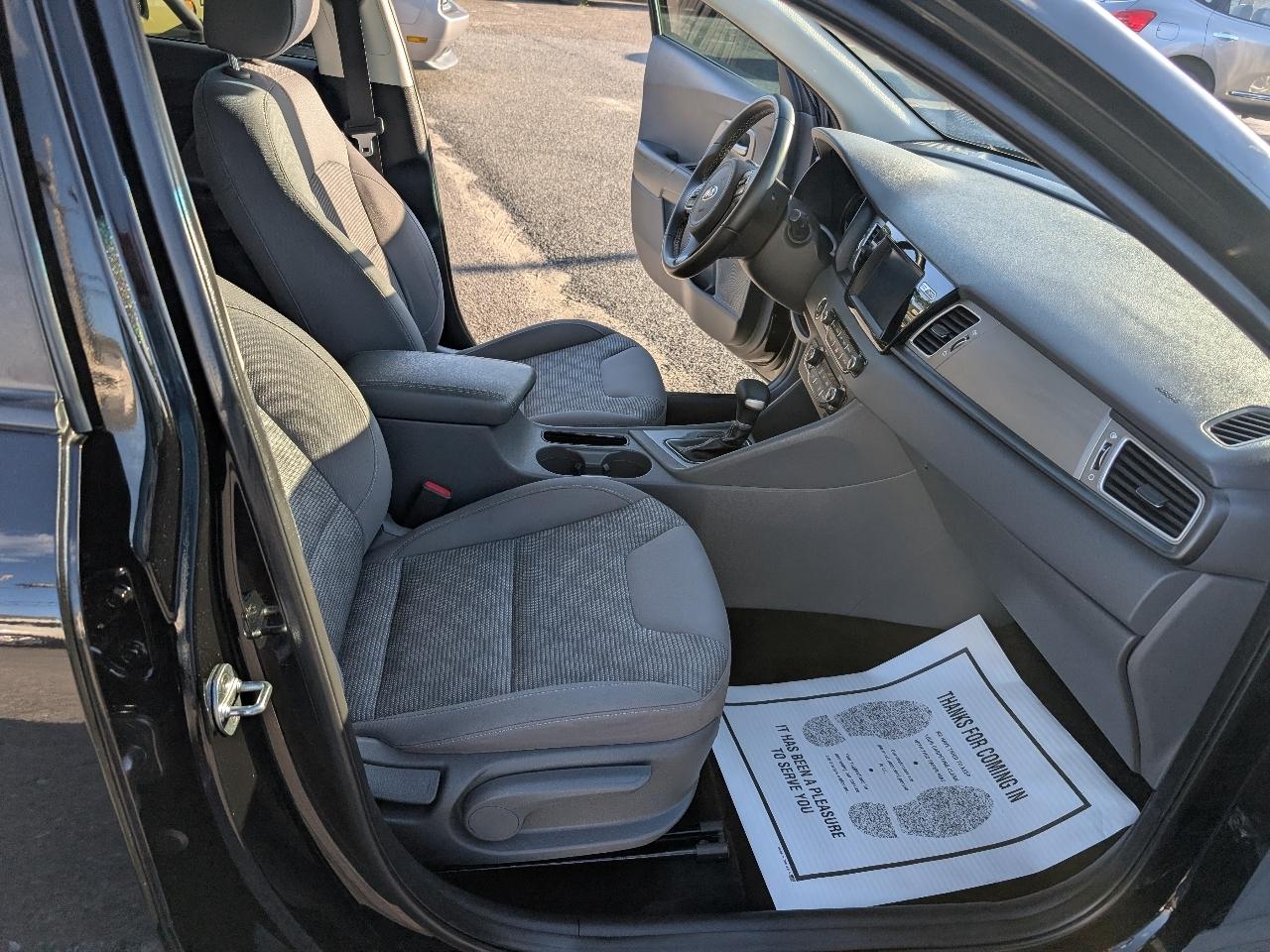 Kia Niro LX FWD 2018