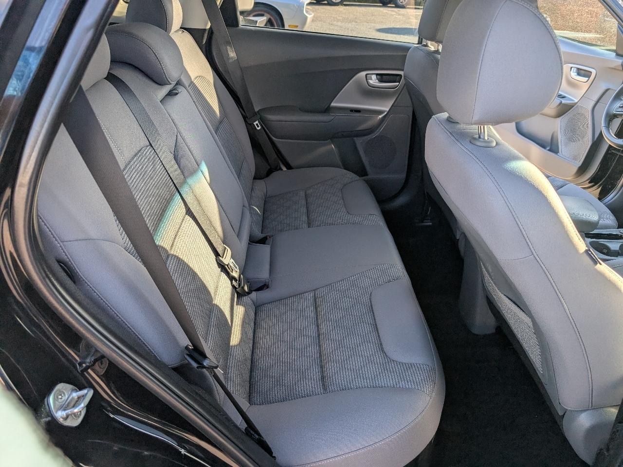 Kia Niro LX FWD 2018