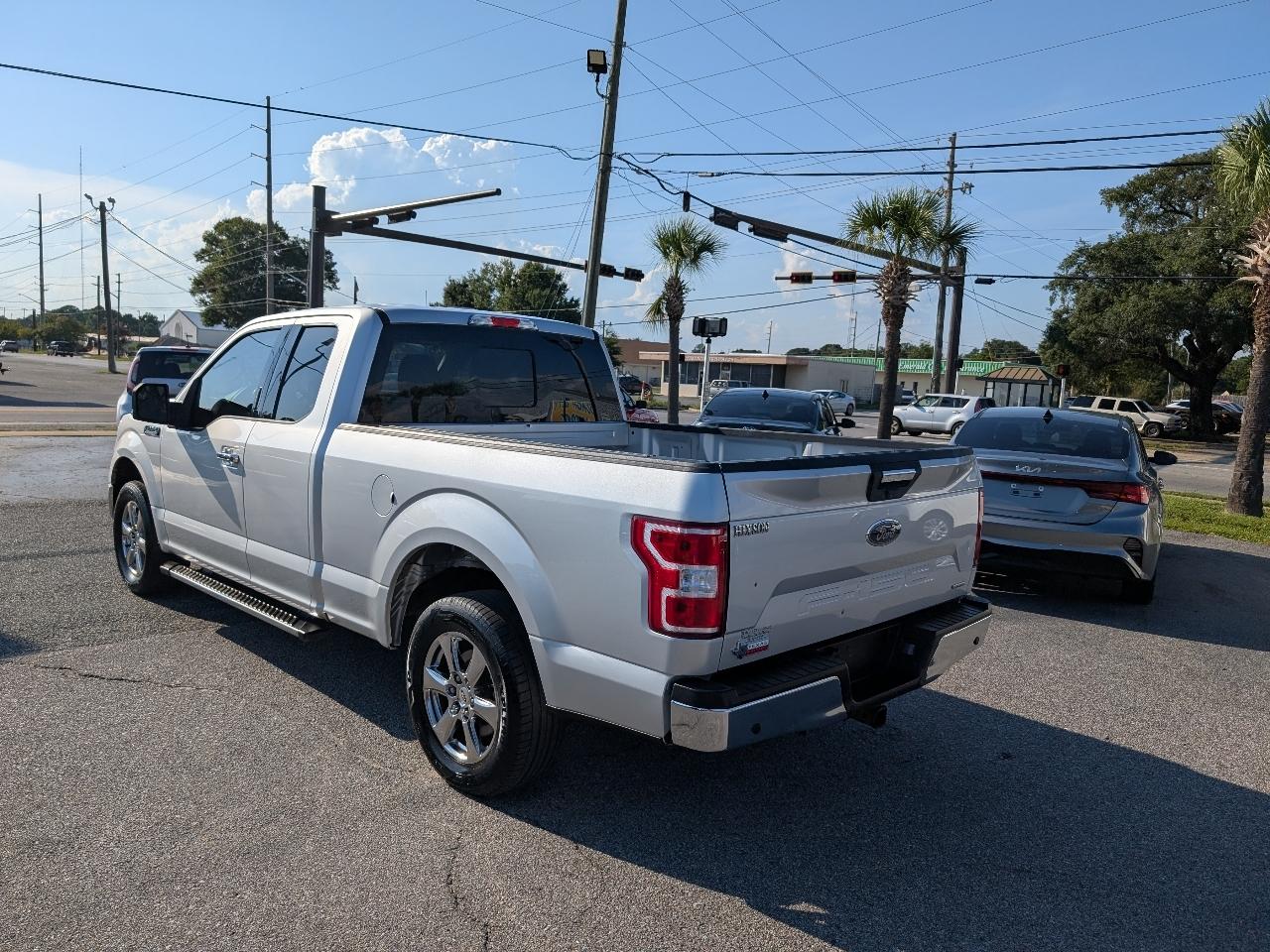 Ford F-150 Lariat 2WD SuperCab 8' Box 2018