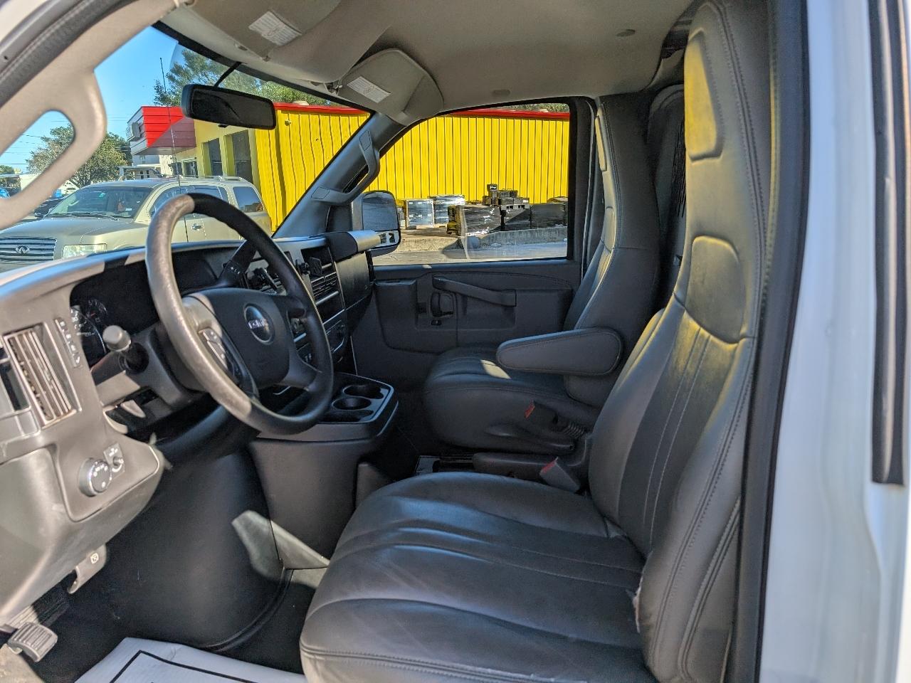 GMC Savana Cargo Van RWD 3500 135" 2019