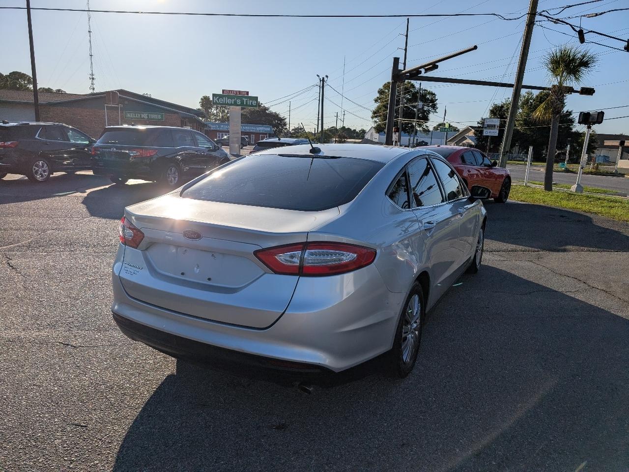 Ford Fusion 4dr Sdn S FWD 2014