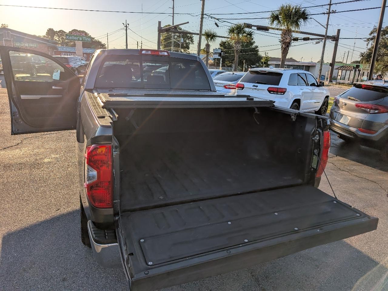 Toyota Tundra 2WD Truck Double Cab 5.7L V8 6-Spd AT SR5 (Natl) 2014