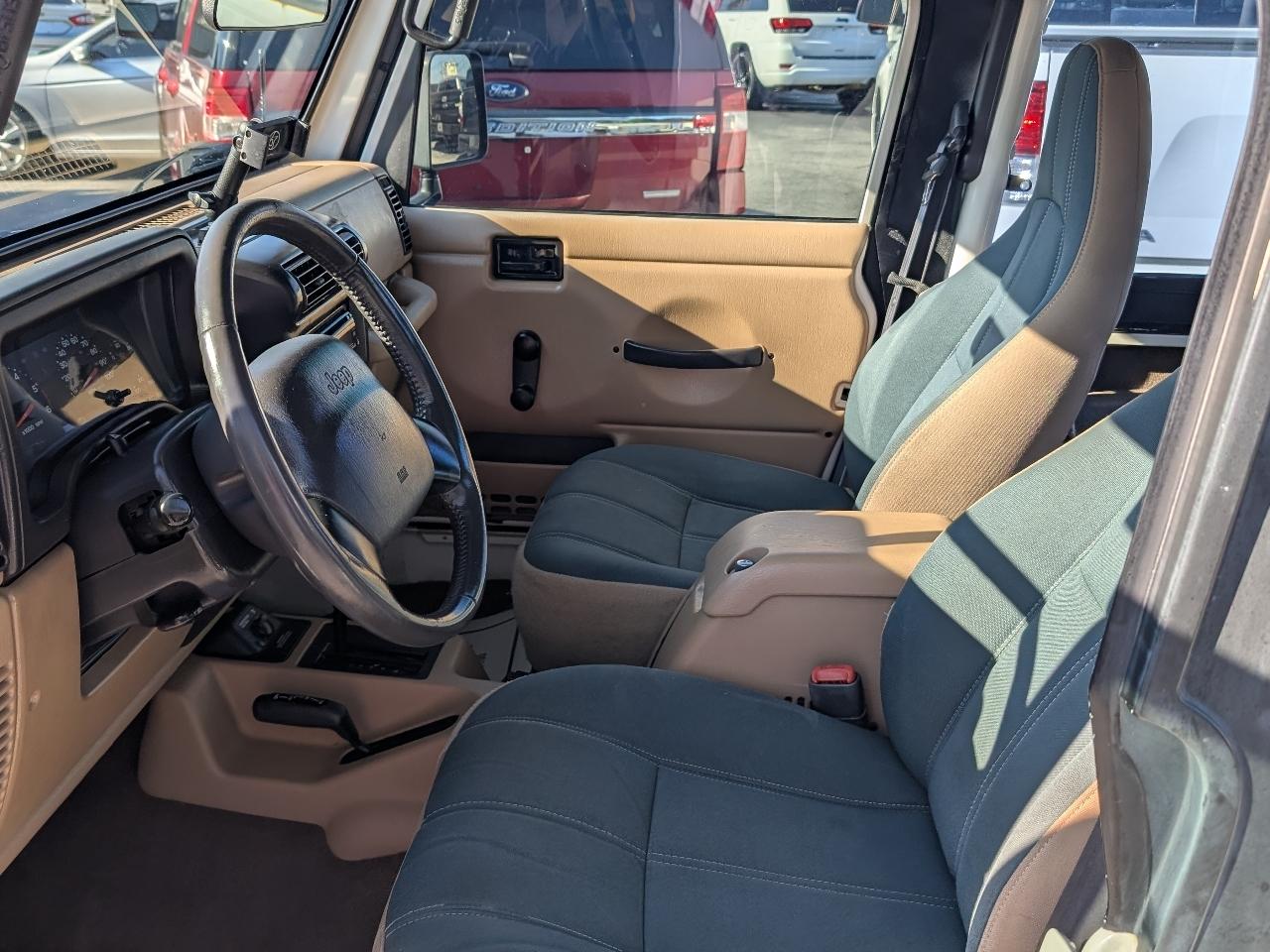 Jeep Wrangler 2dr Sahara 2001