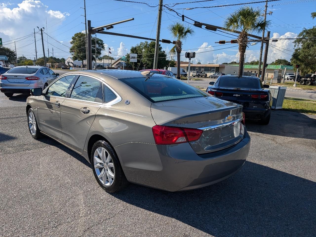 Chevrolet Impala 4dr Sdn LT w/1LT 2018