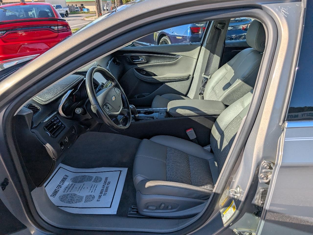 Chevrolet Impala 4dr Sdn LT w/1LT 2018