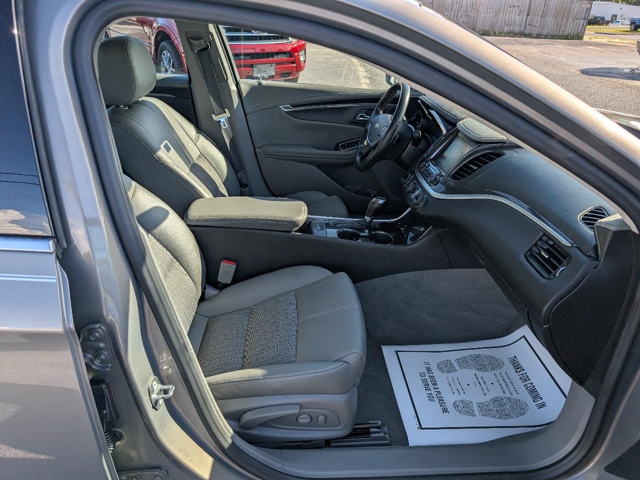 Chevrolet Impala 4dr Sdn LT w/1LT 2018