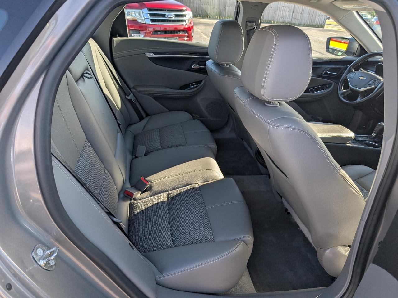 Chevrolet Impala 4dr Sdn LT w/1LT 2018