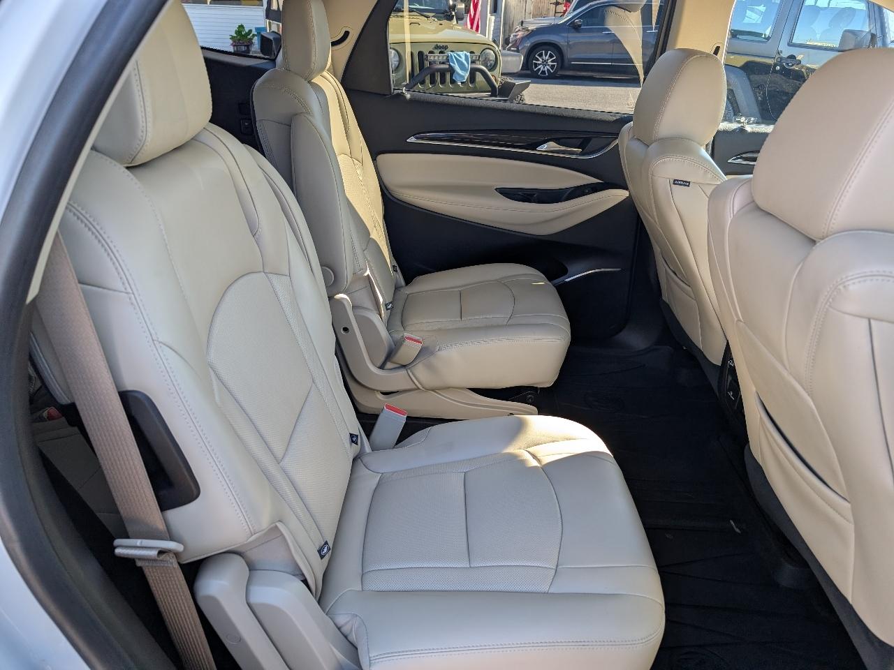 Buick Enclave FWD 4dr Premium 2018