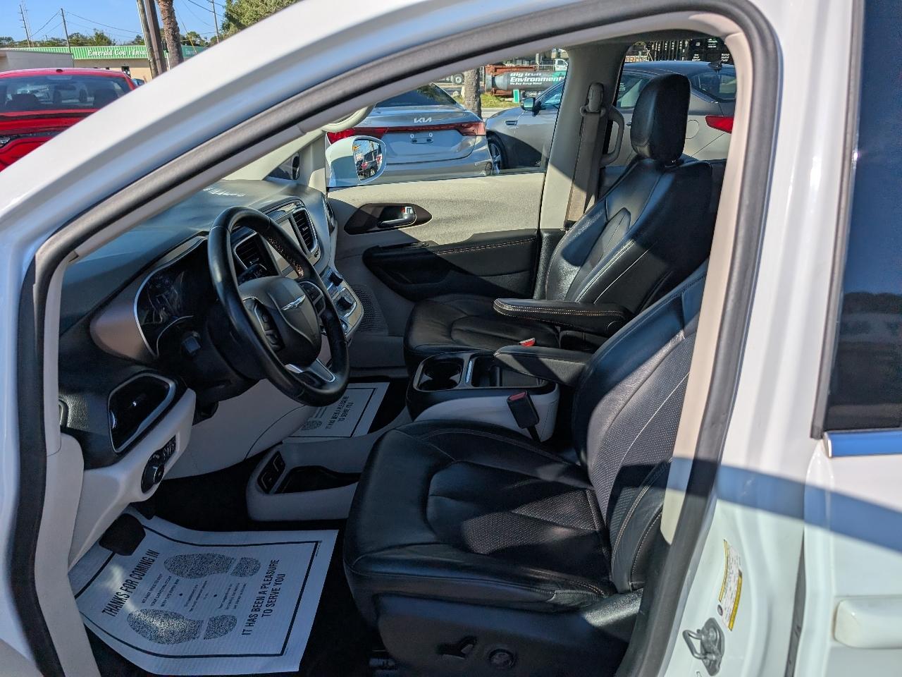 Chrysler Pacifica Touring L FWD 2018