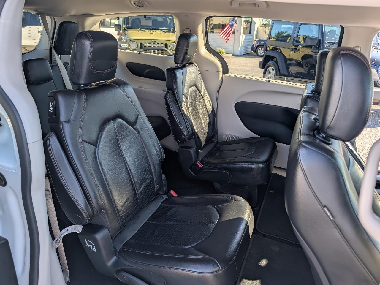Chrysler Pacifica Touring L FWD 2018