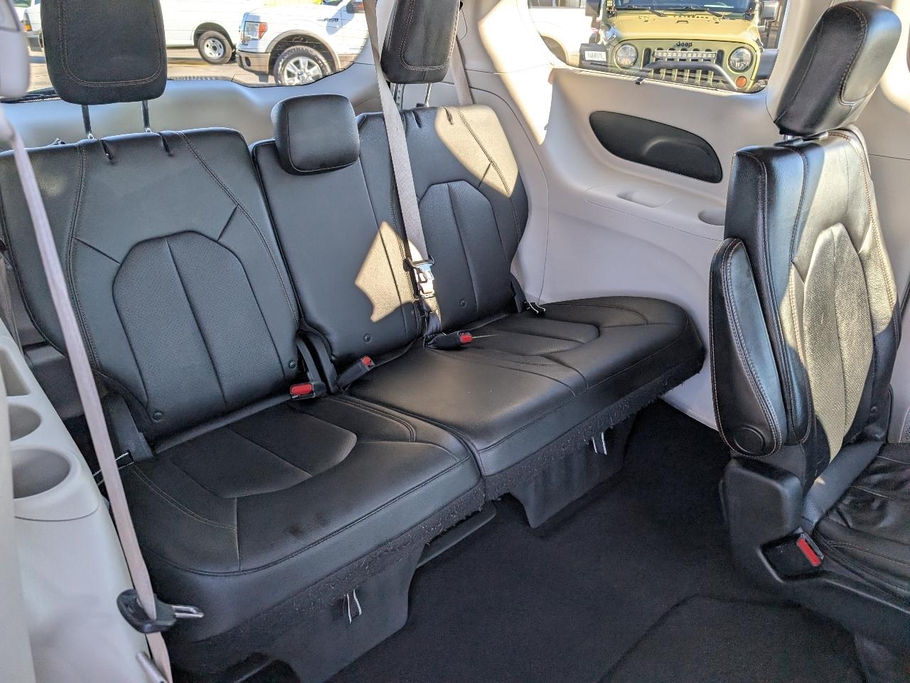 Chrysler Pacifica Touring L FWD 2018
