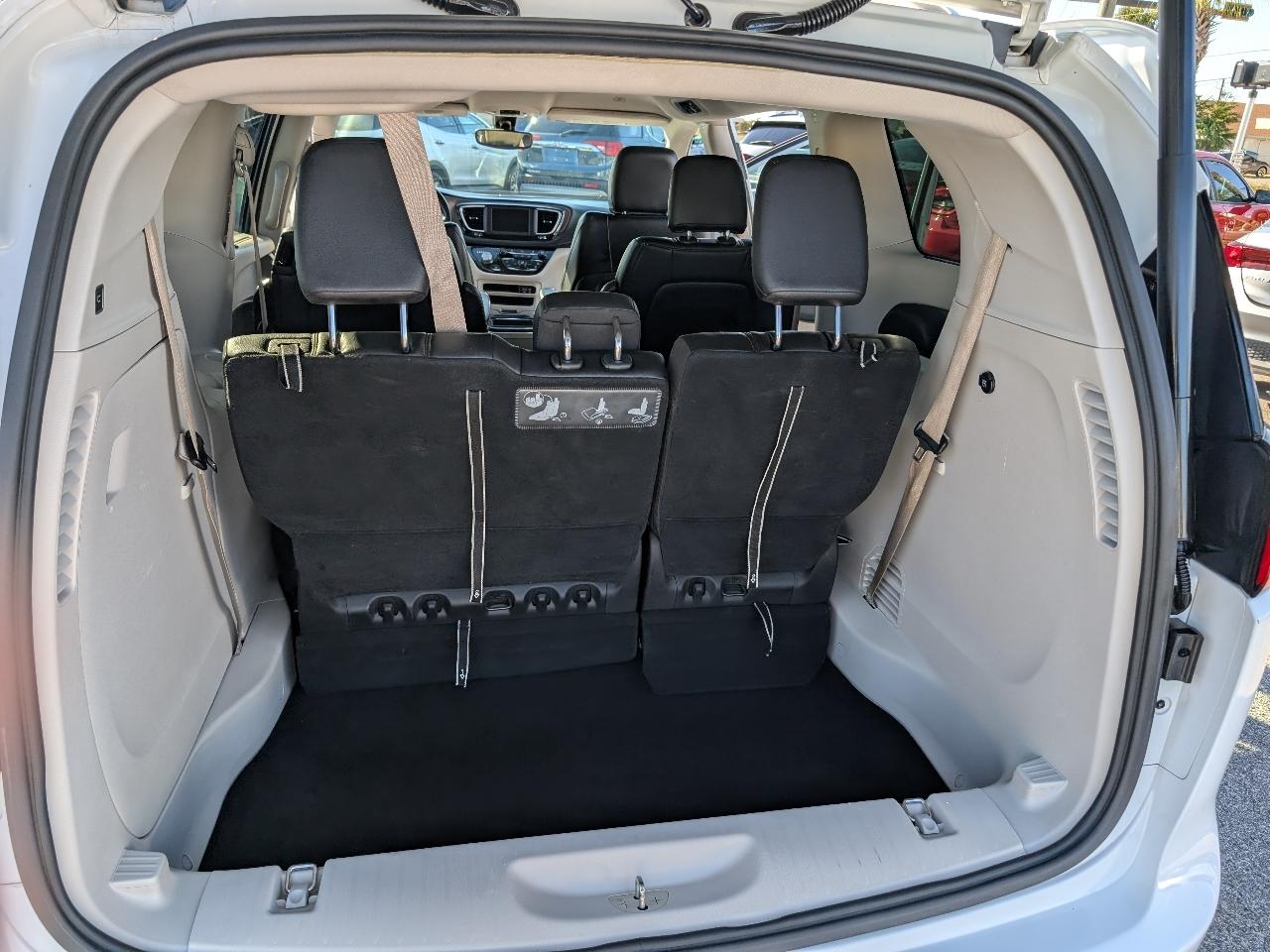 Chrysler Pacifica Touring L FWD 2018