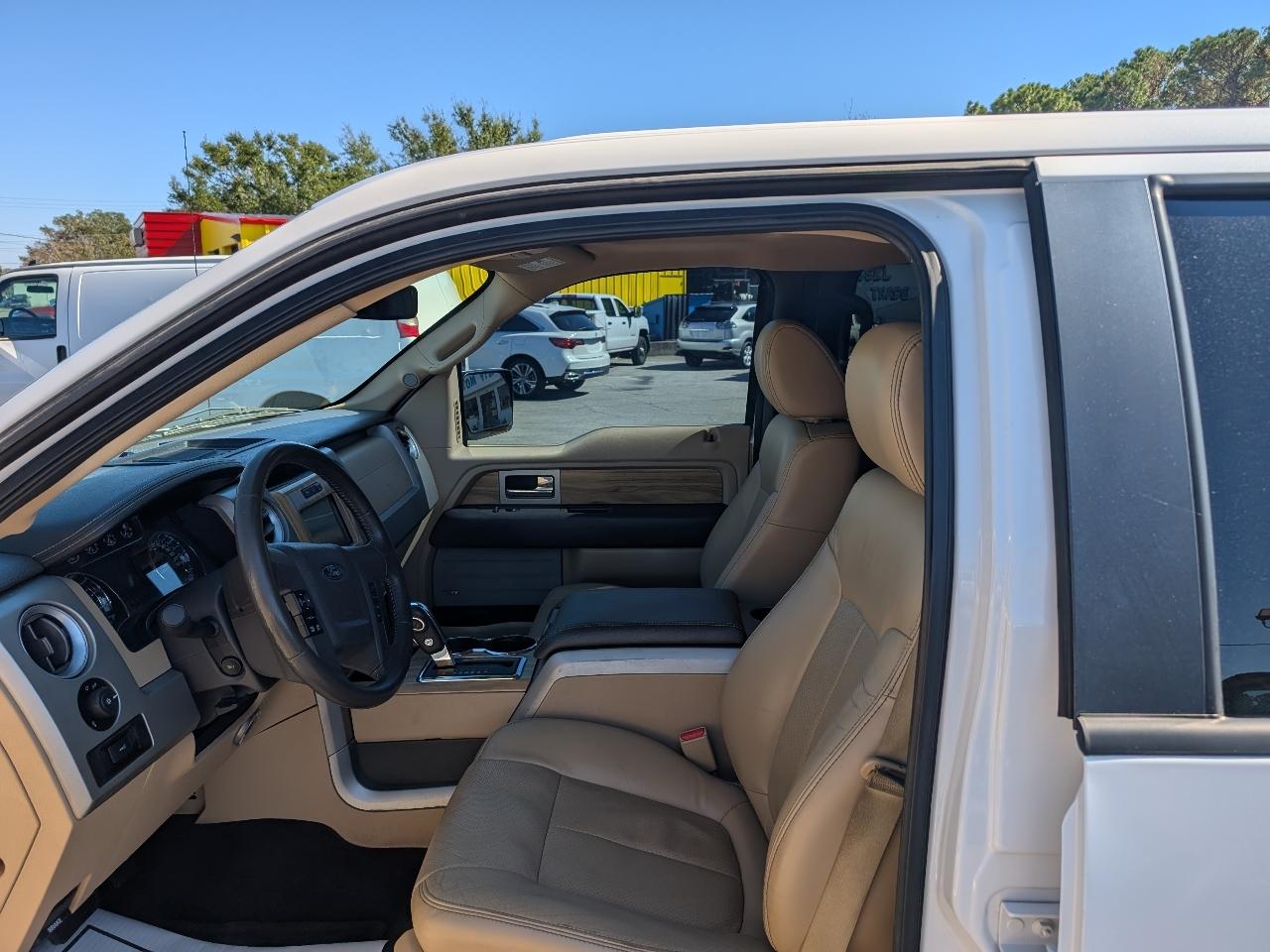 Ford F-150 2WD SuperCrew 145" Lariat 2011
