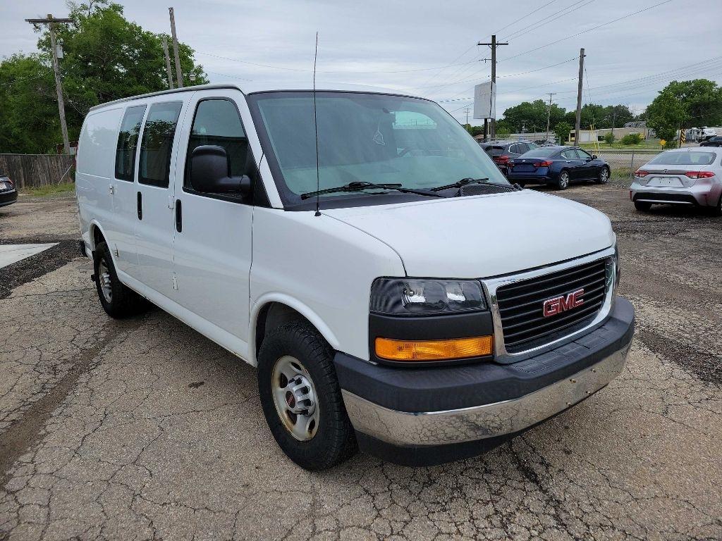 GMC Savana Cargo Van  2017