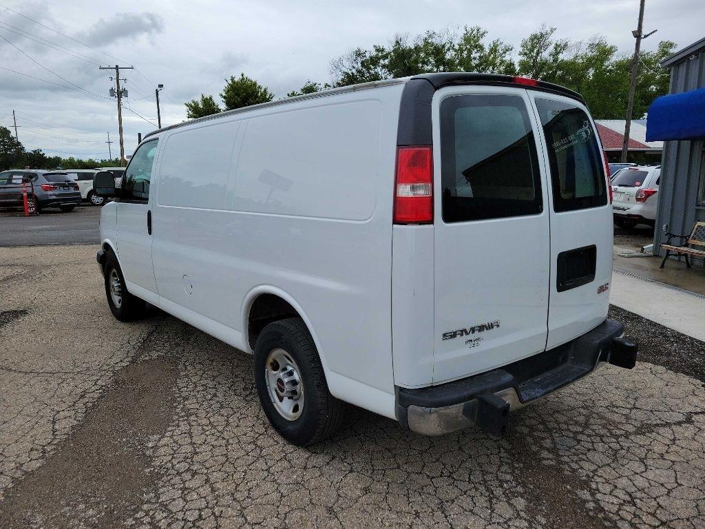 GMC Savana Cargo Van  2017