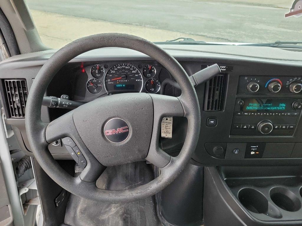 GMC Savana Cargo Van  2017