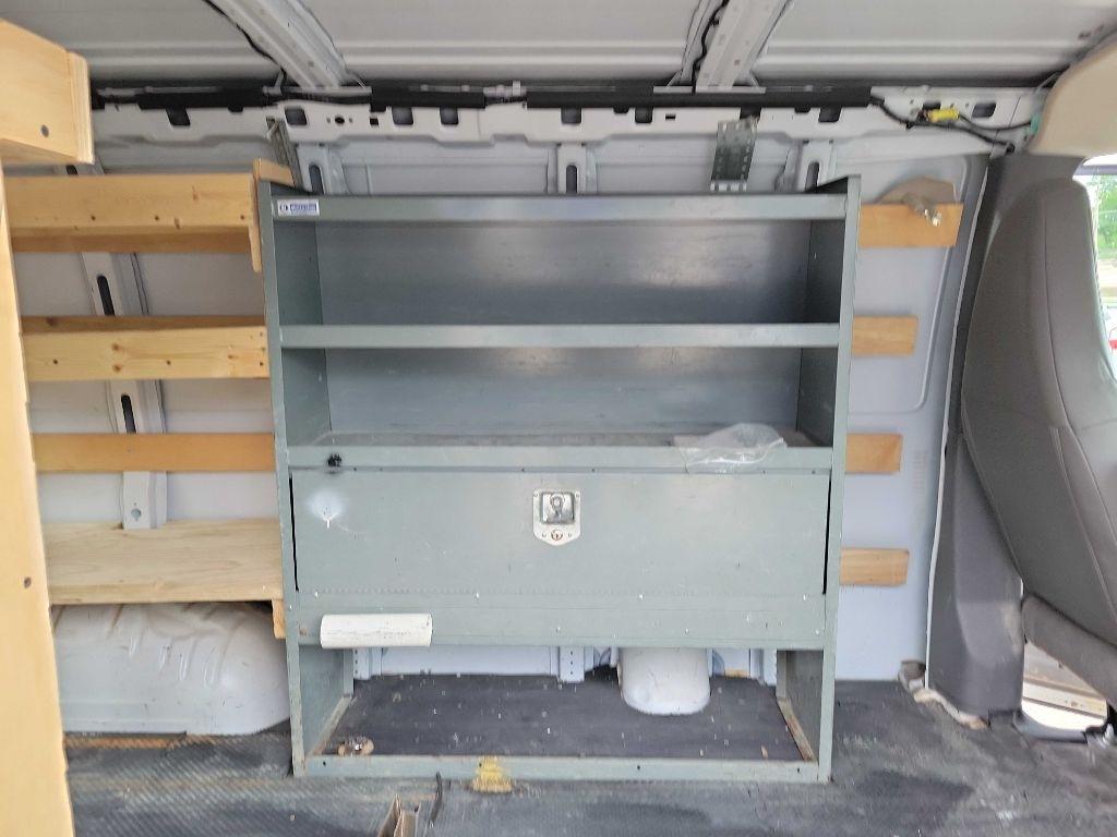 GMC Savana Cargo Van  2017