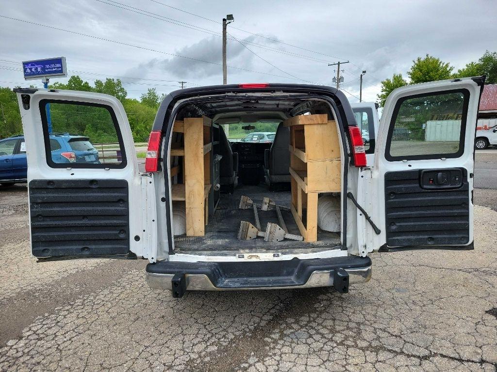 GMC Savana Cargo Van  2017