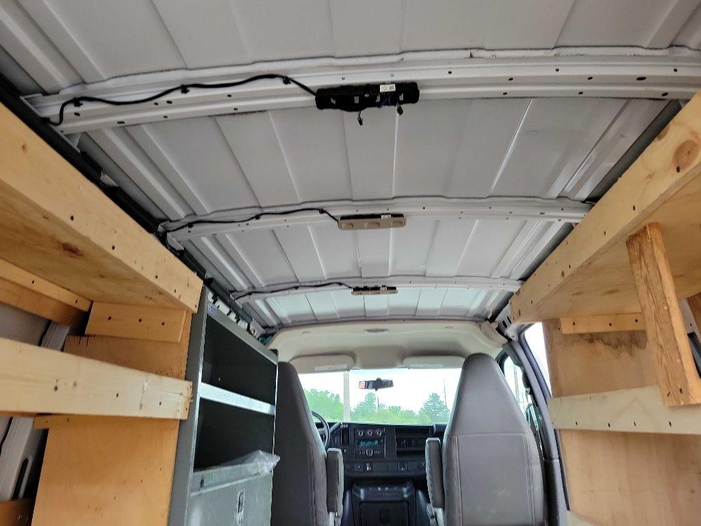 GMC Savana Cargo Van  2017