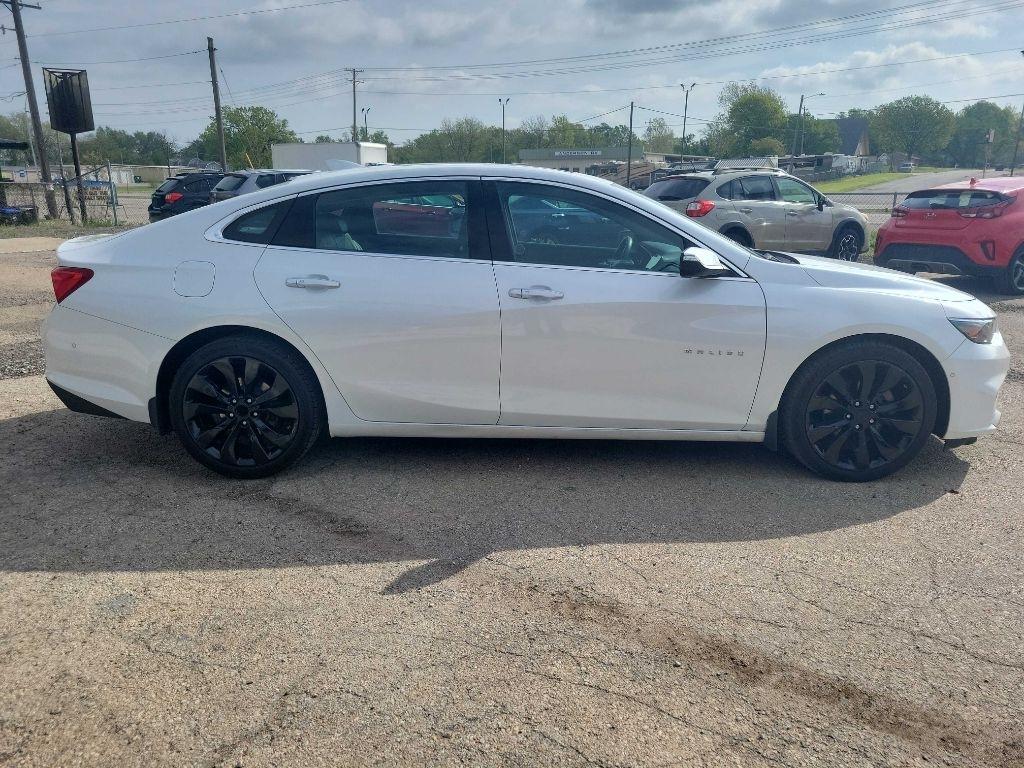 Chevrolet Malibu  2017