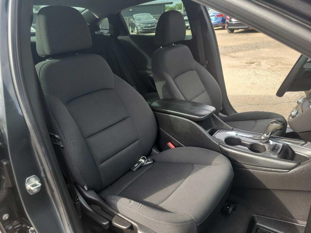 Chevrolet Malibu  2017