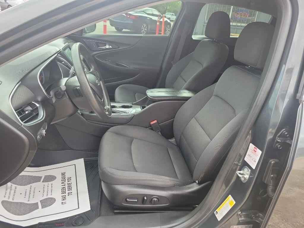 Chevrolet Malibu  2017