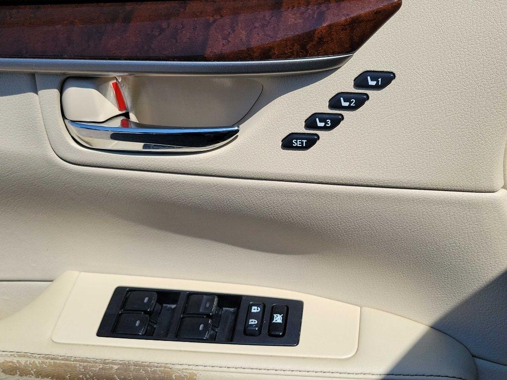 Lexus ES 350  2013