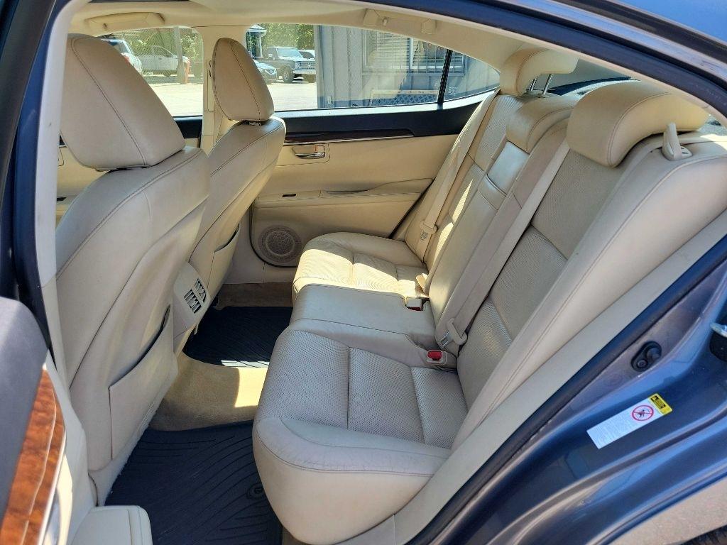Lexus ES 350  2013