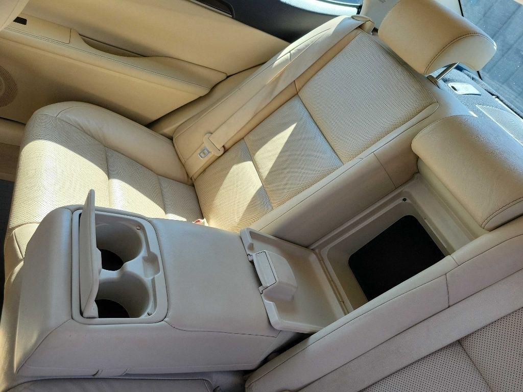 Lexus ES 350  2013