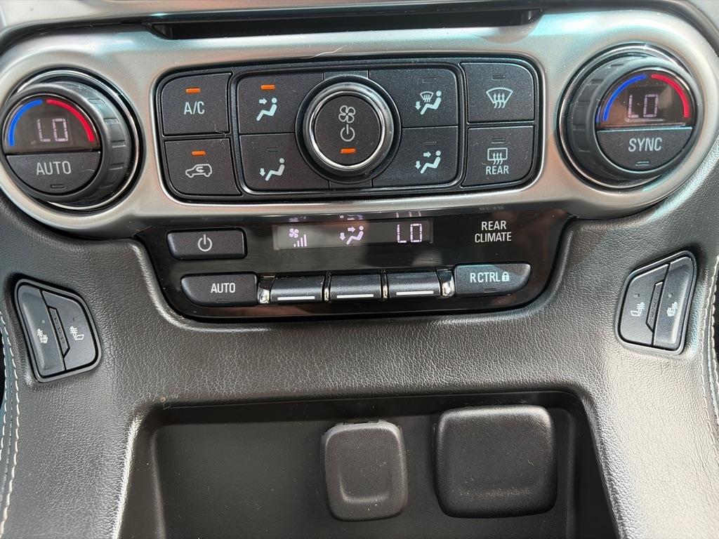 Chevrolet Suburban  2019