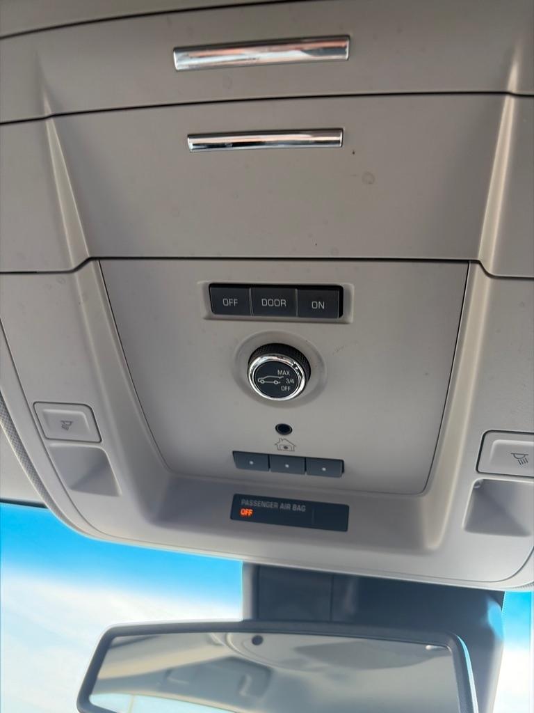 Chevrolet Suburban  2019