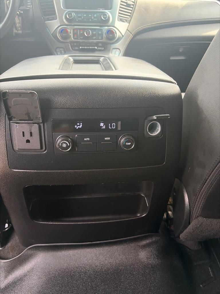Chevrolet Suburban  2019